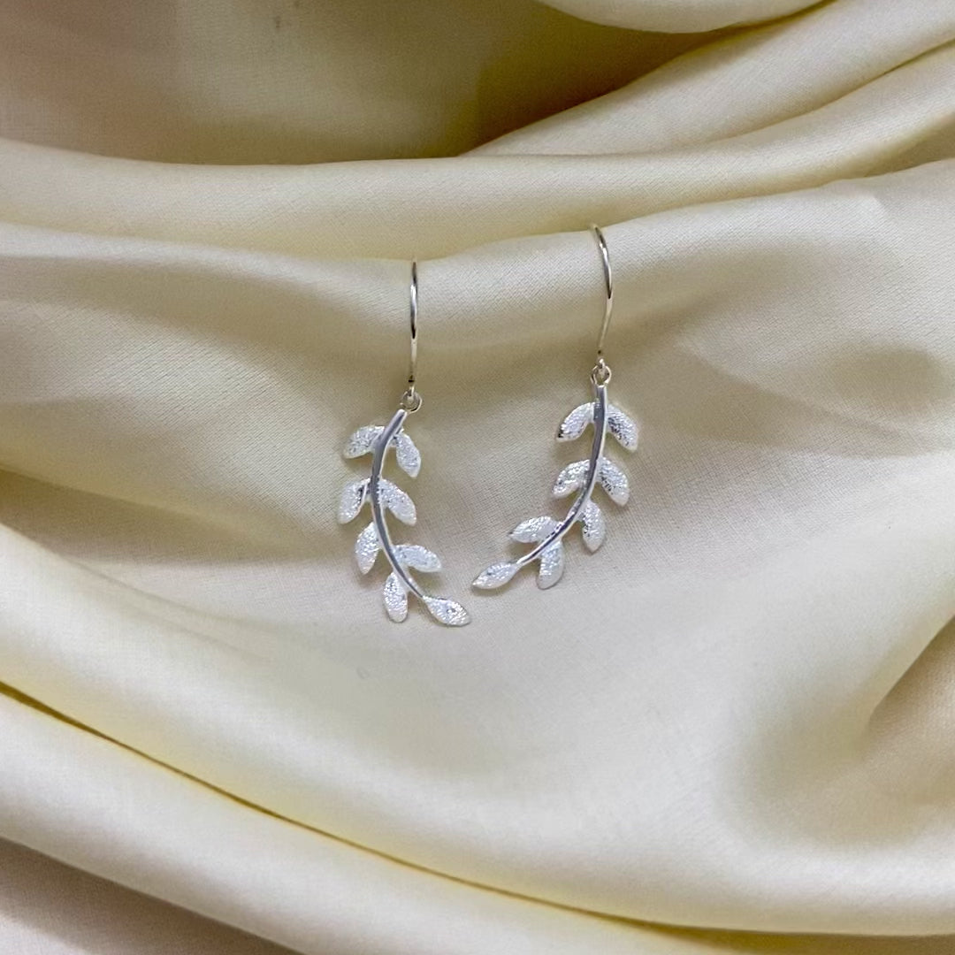 diamond-leaf-silver-hook-earring